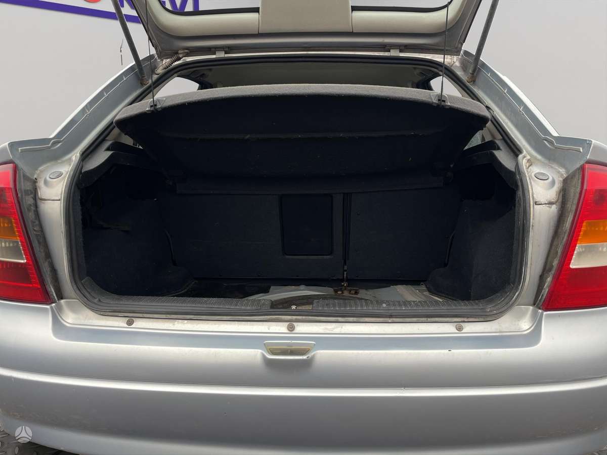 Opel Astra, 2.0 l., hatchback