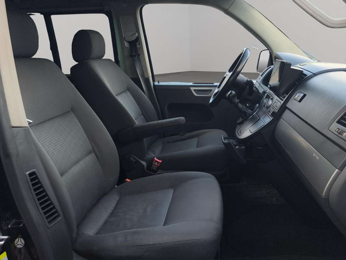 Volkswagen Multivan - 8