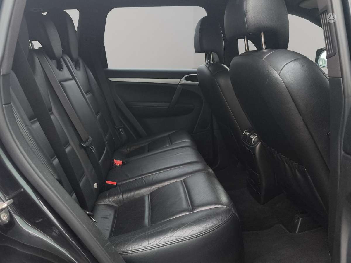 Porsche Cayenne - 9