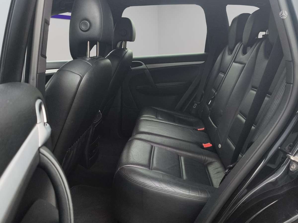 Porsche Cayenne - 11