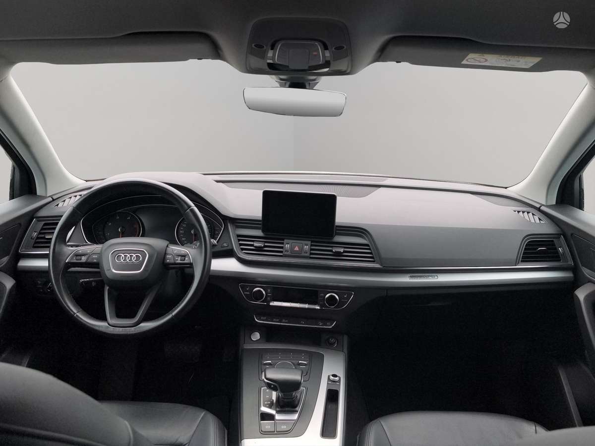 Audi Q5, 2.0 l., off-road / crossover