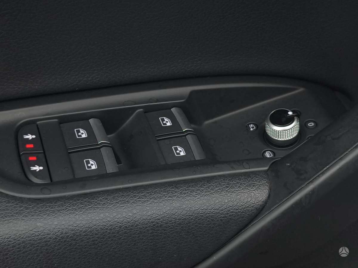 Audi Q5, 2.0 l., off-road / crossover