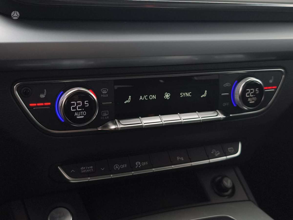 Audi Q5, 2.0 l., off-road / crossover