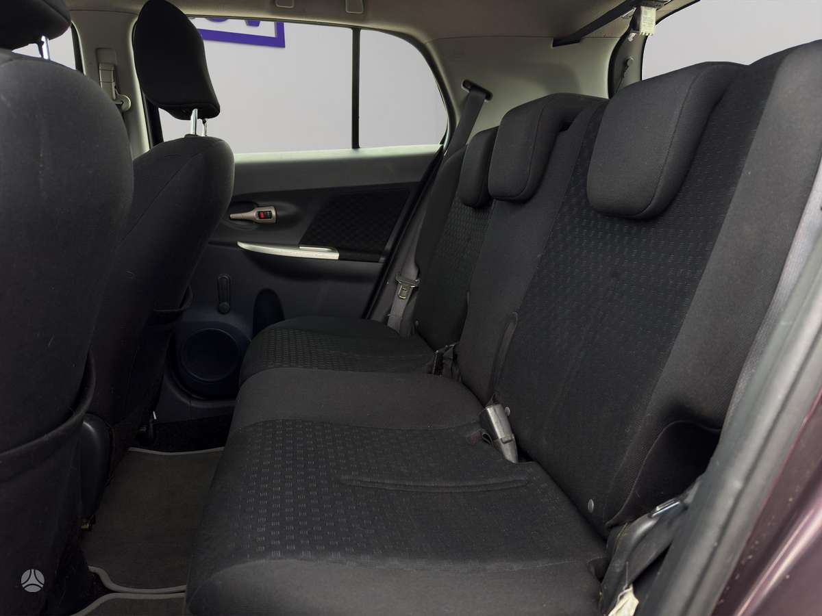 Toyota Urban Cruiser - 11