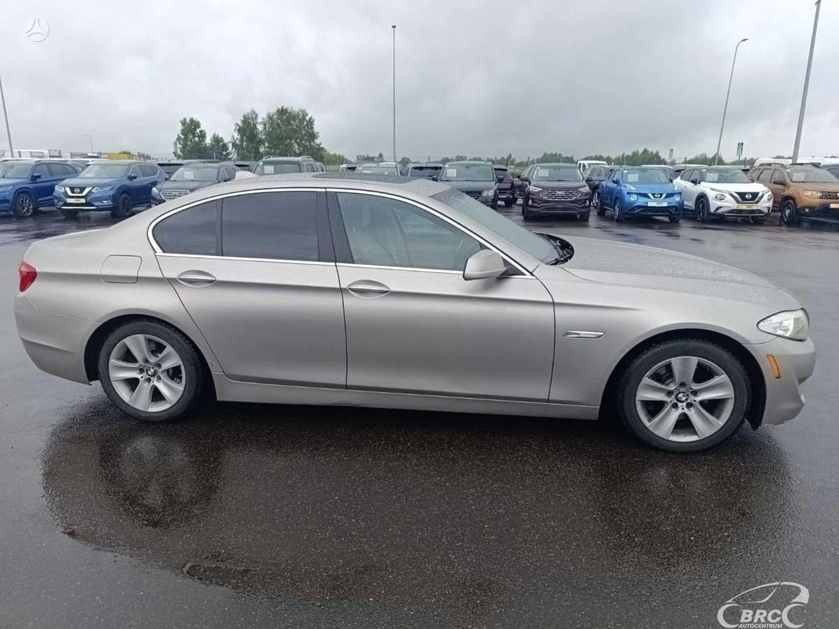 BMW 528, 2.0 l., Седан