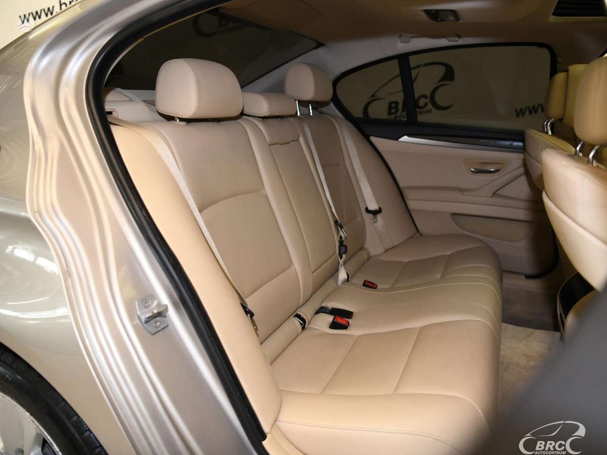 BMW 528, 2.0 l., Седан