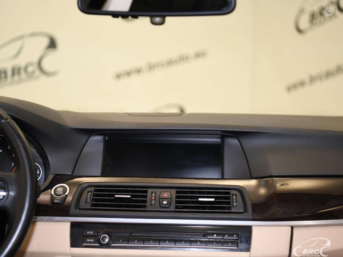 BMW 528, 2.0 l., Седан
