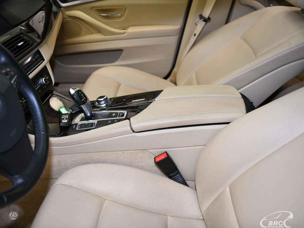 BMW 528, 2.0 l., Седан