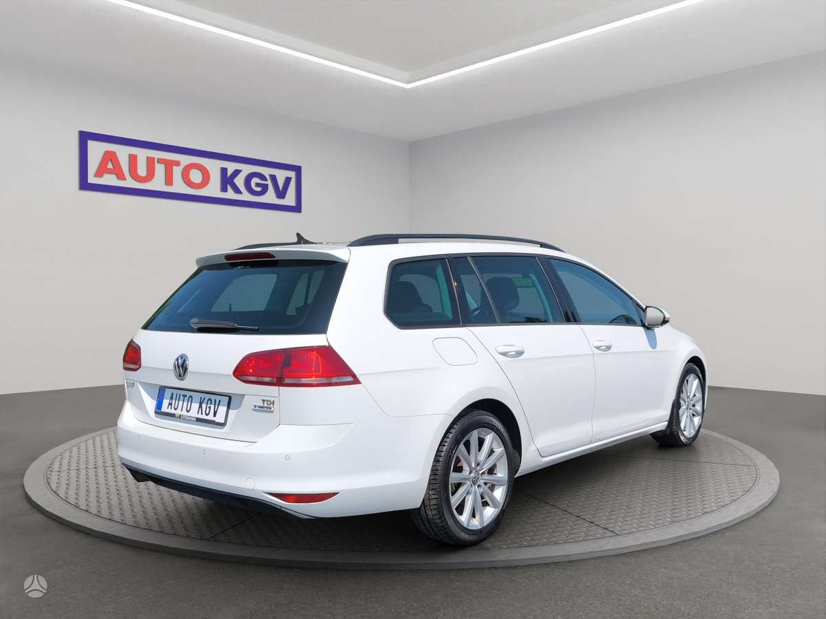 Volkswagen Golf - 5