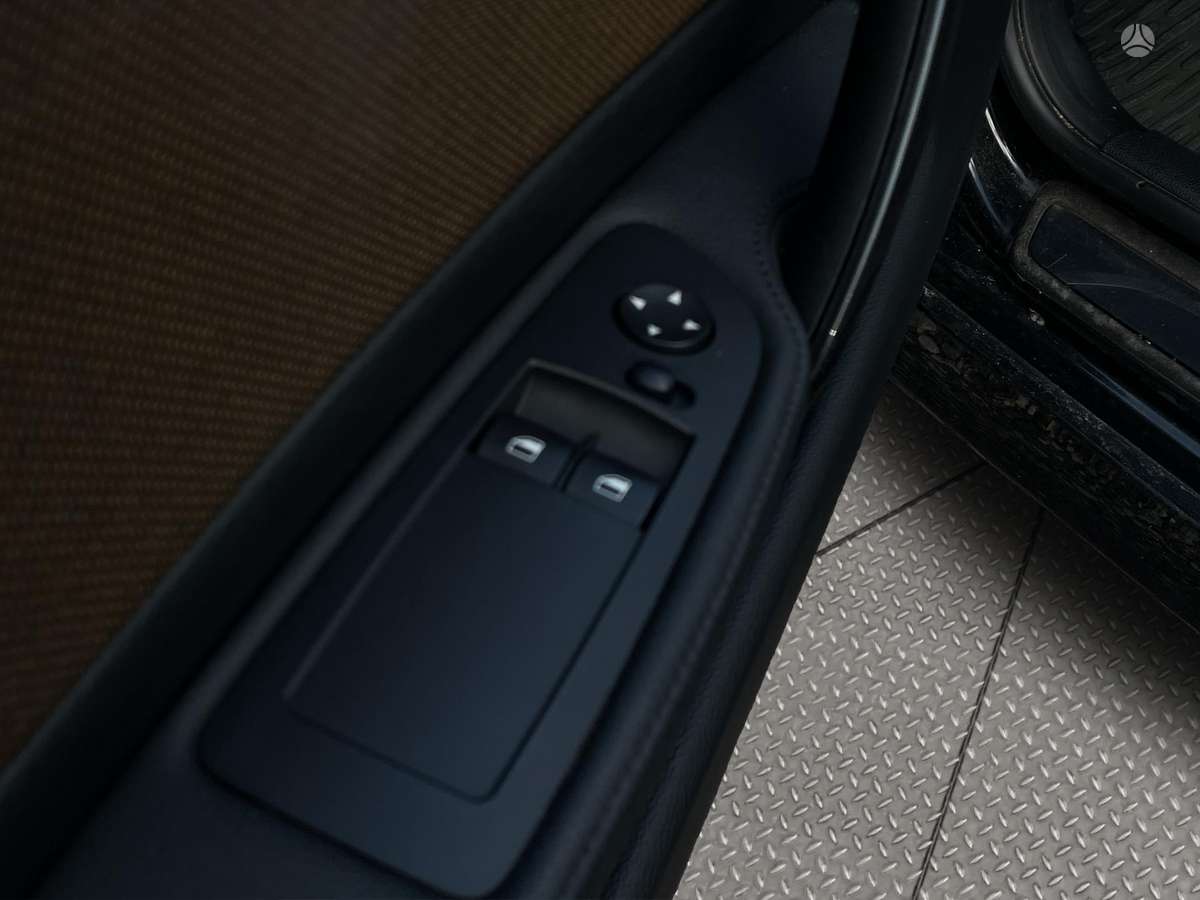 BMW 120, 2.0 l., hatchback