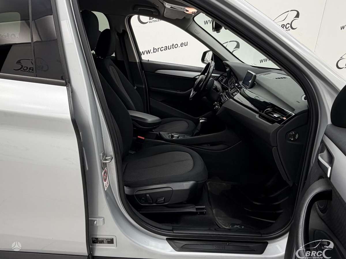 BMW X1, 2.0 l., off-road / crossover