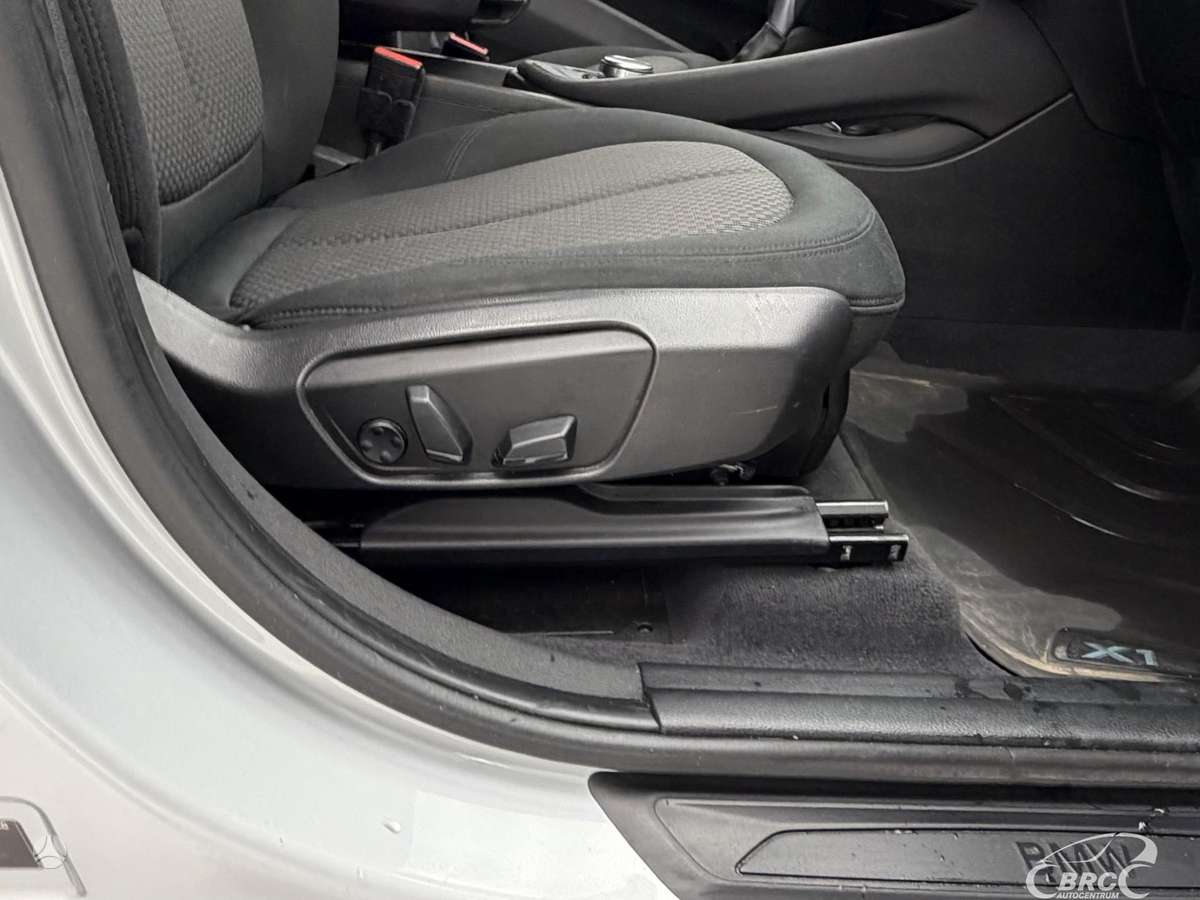 BMW X1, 2.0 l., off-road / crossover