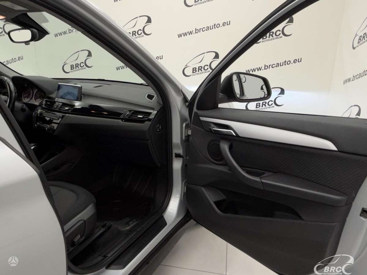 BMW X1, 2.0 l., off-road / crossover