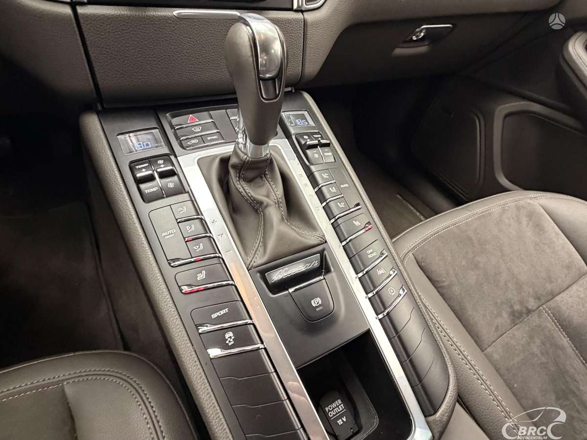 Porsche Macan, 2.0 l., off-road / crossover