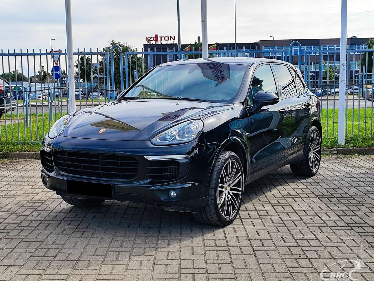 Porsche Cayenne - 1