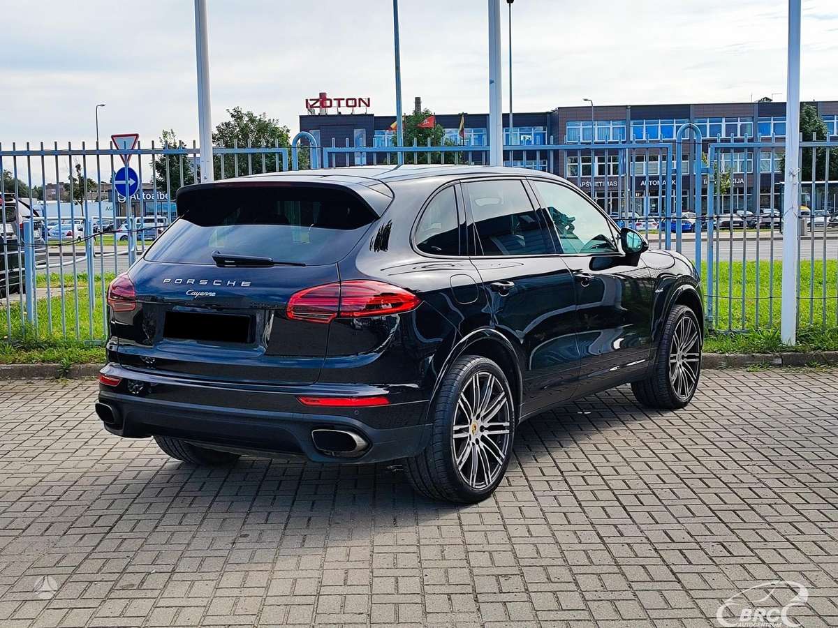 Porsche Cayenne - 3