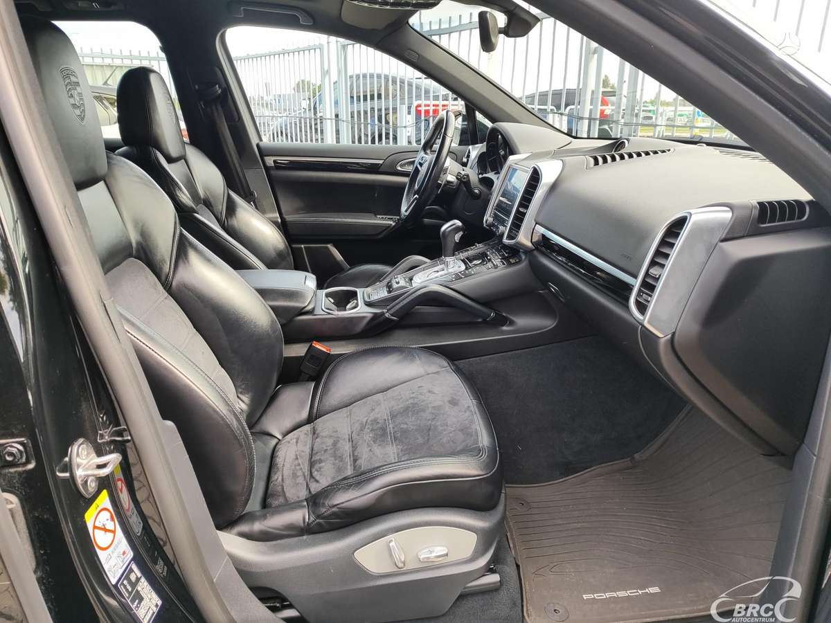 Porsche Cayenne - 8