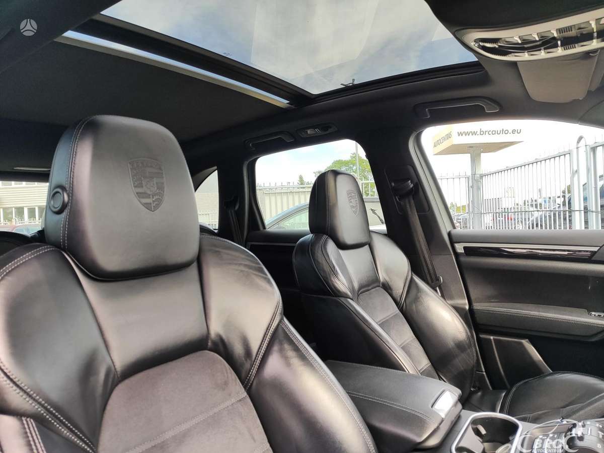 Porsche Cayenne - 10