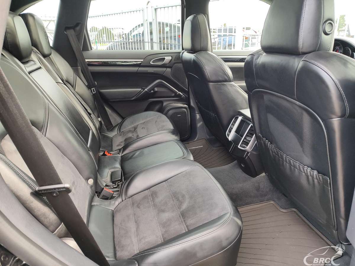 Porsche Cayenne - 12