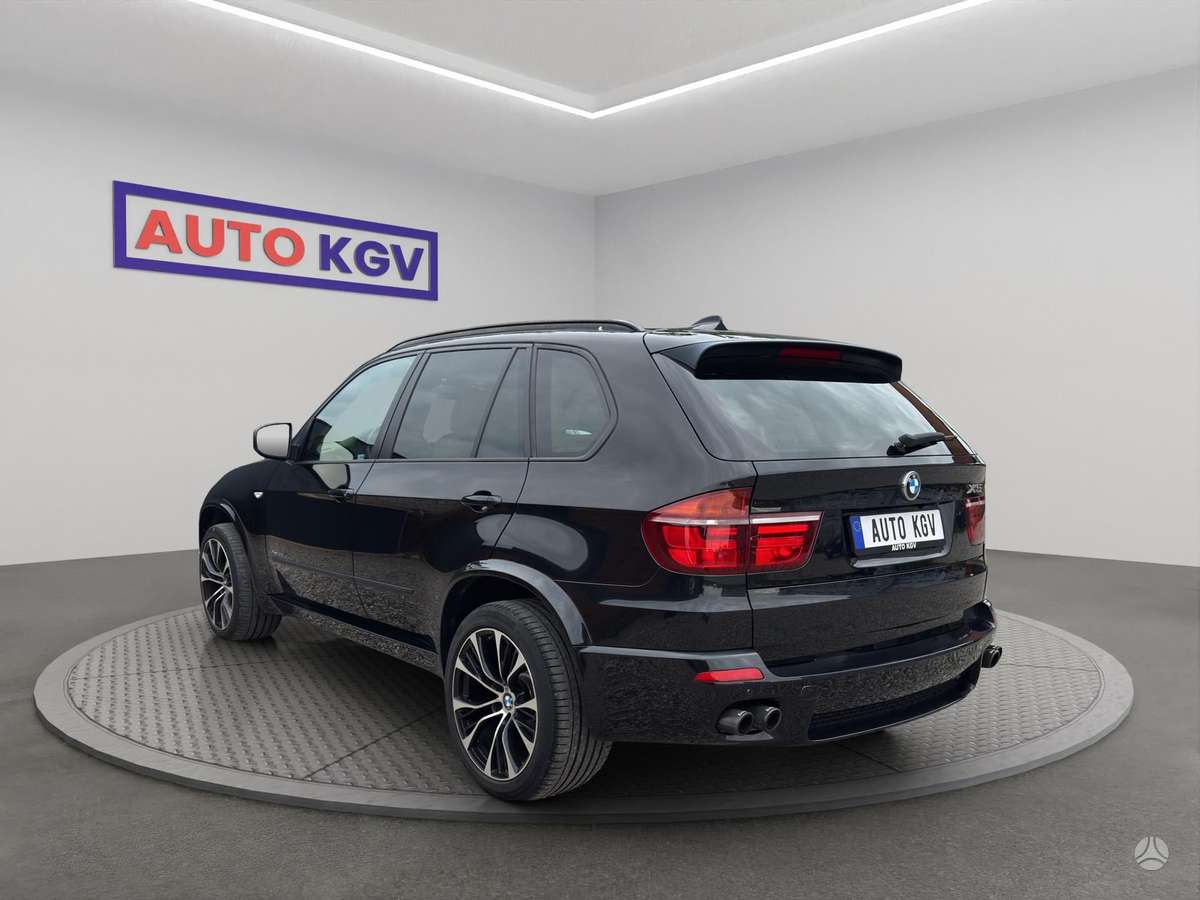 BMW X5, 3.0 l., off-road / crossover
