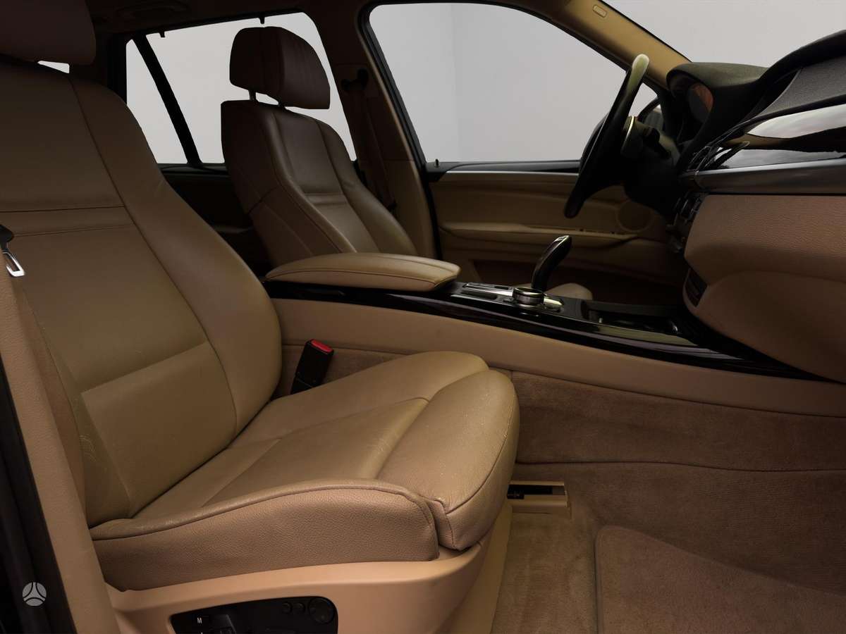 BMW X5, 3.0 l., off-road / crossover