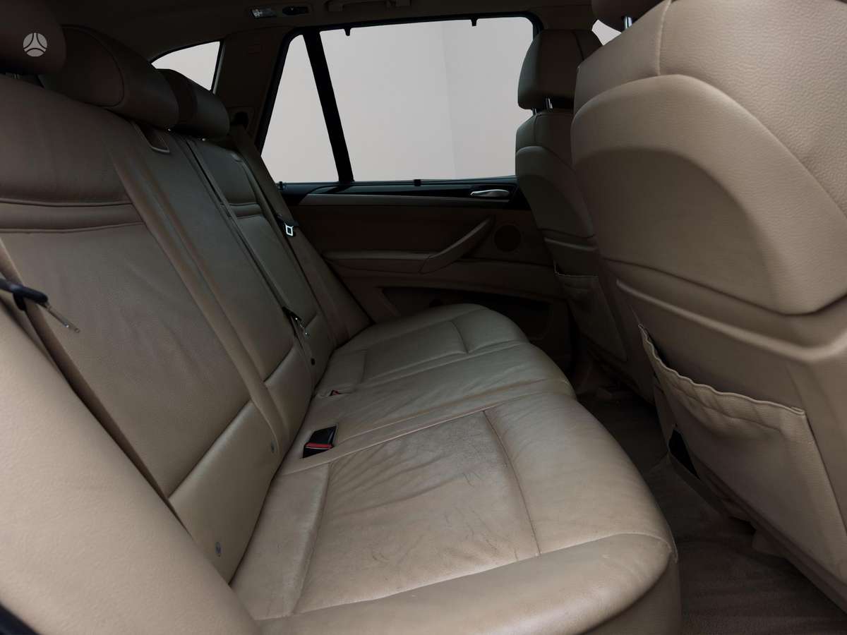 BMW X5, 3.0 l., off-road / crossover