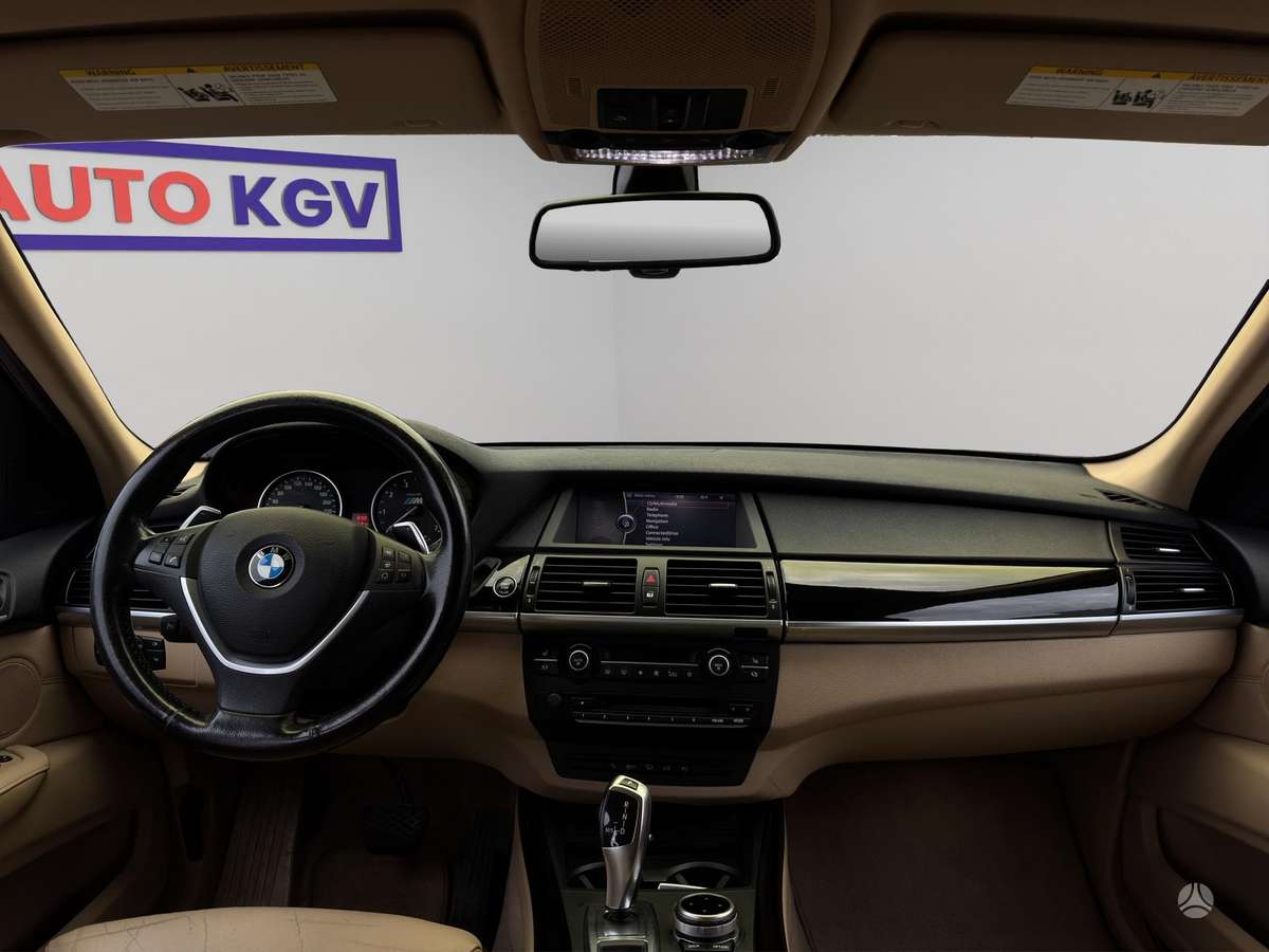 BMW X5, 3.0 l., off-road / crossover