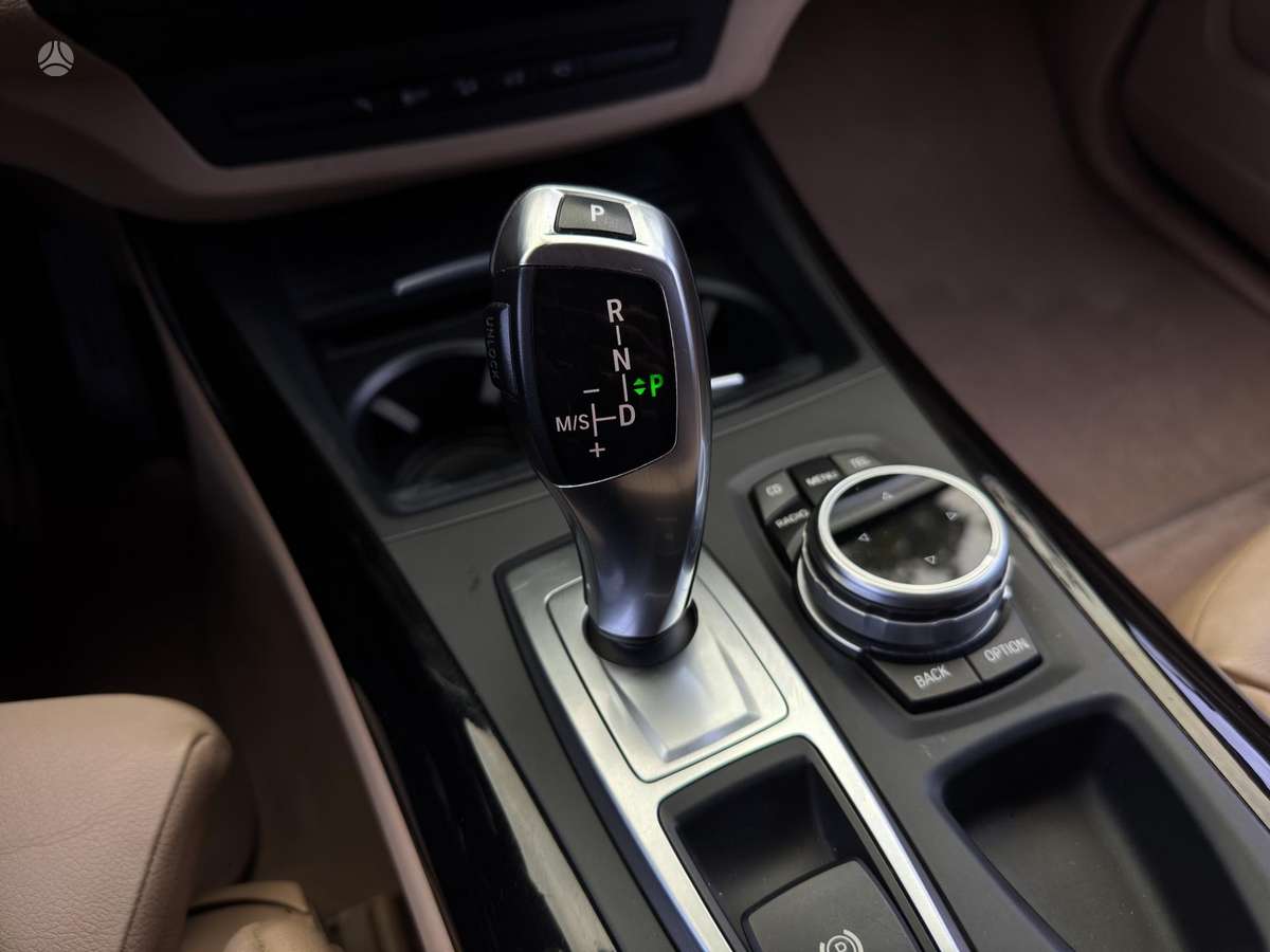 BMW X5, 3.0 l., off-road / crossover