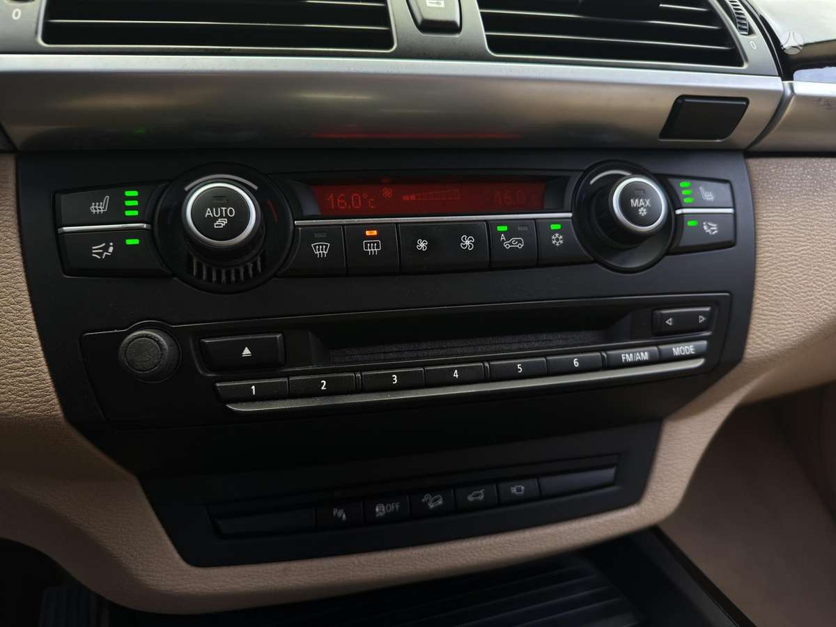 BMW X5, 3.0 l., off-road / crossover