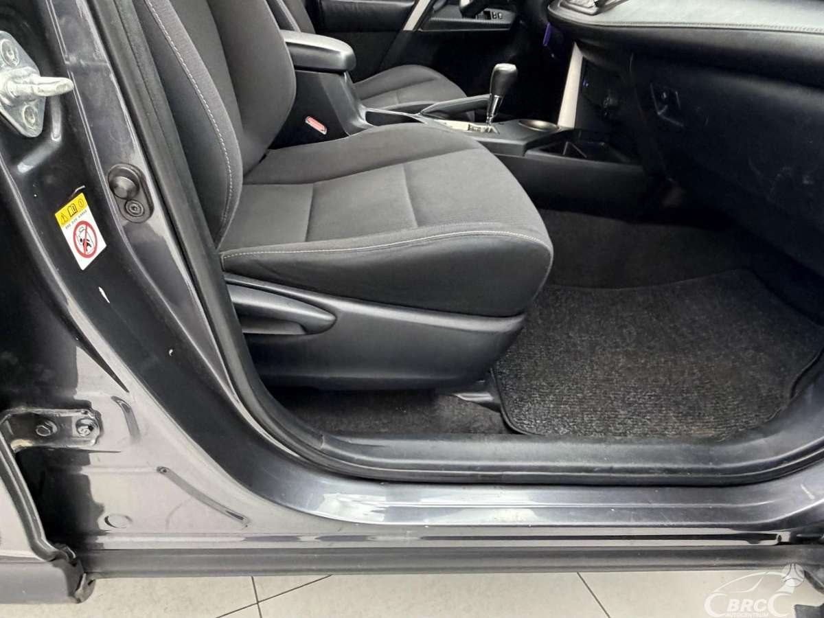 Toyota RAV4 - 7