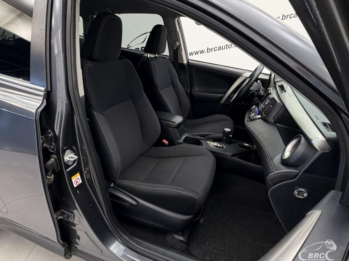 Toyota RAV4 - 8
