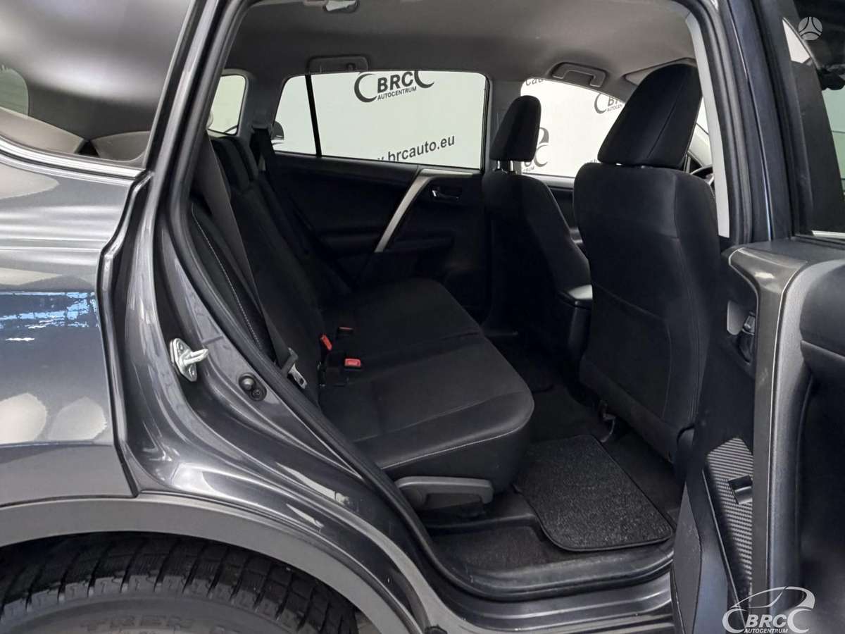 Toyota RAV4 - 10