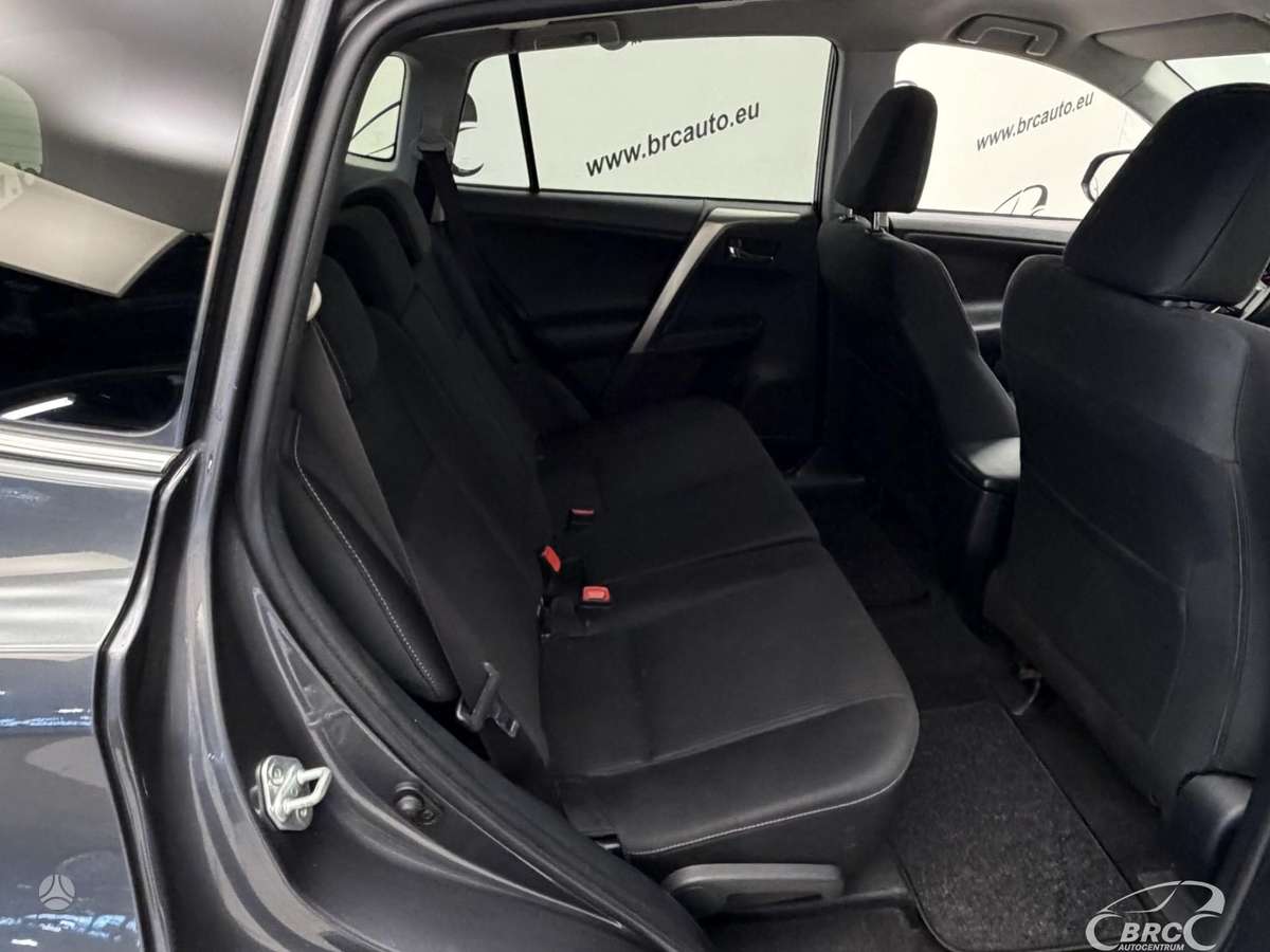 Toyota RAV4 - 11
