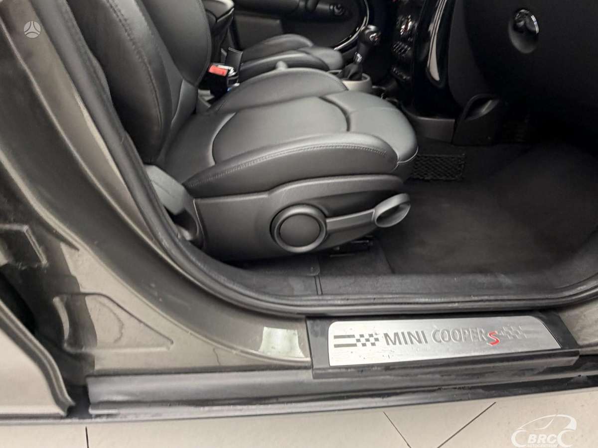 Mini Cooper S, 1.6 l., hatchback
