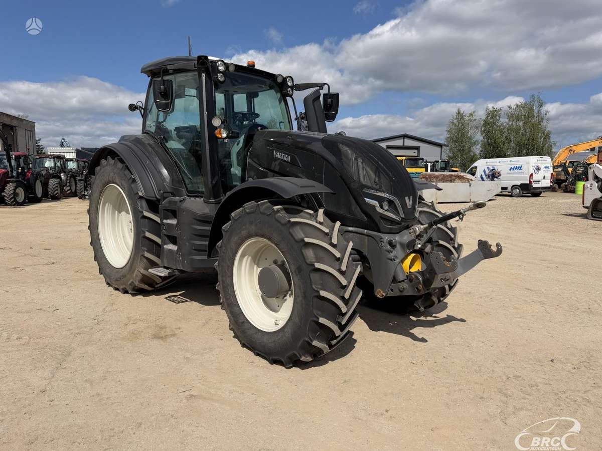 Valtra T235, tractors