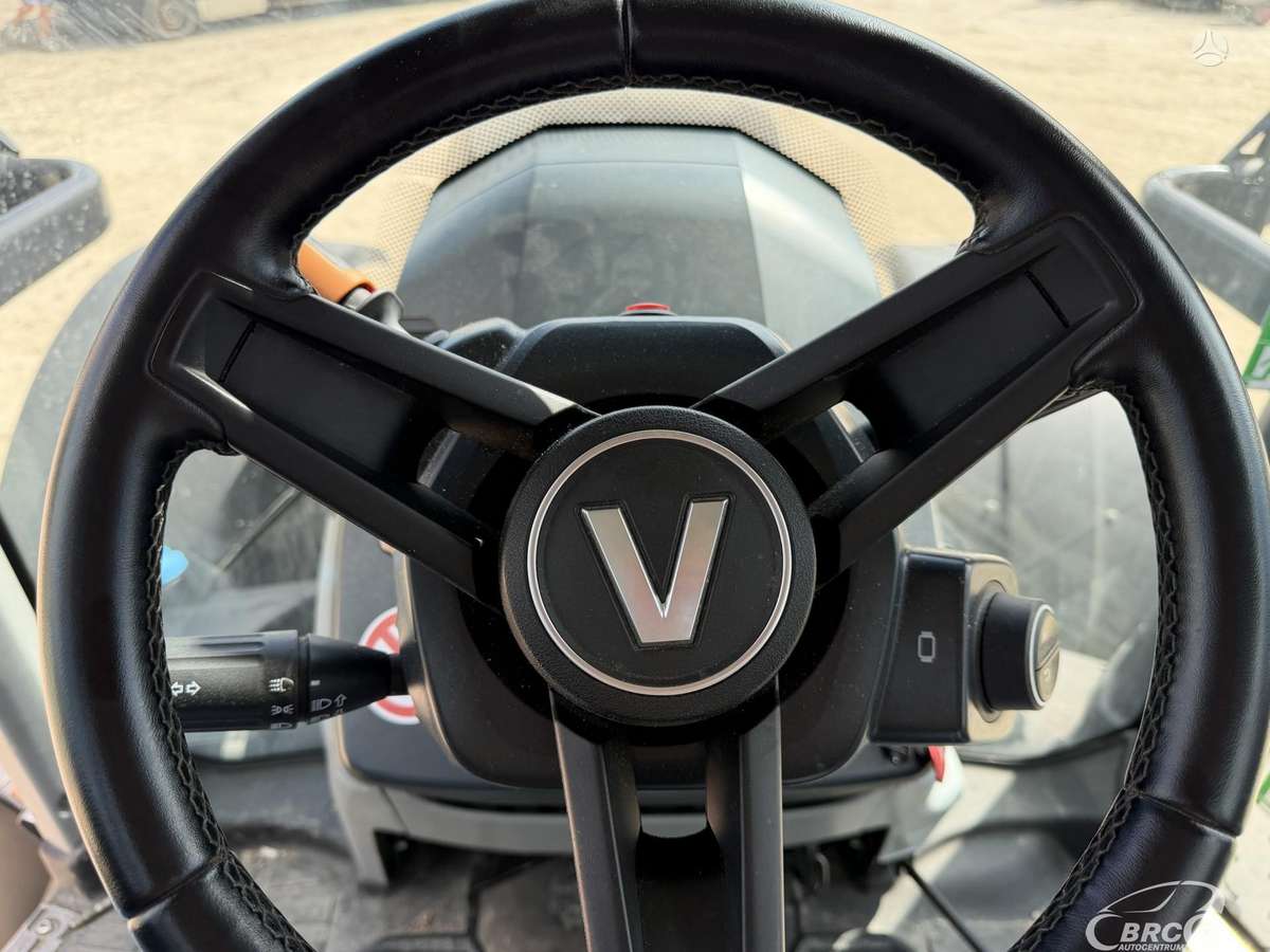 Valtra T235, traktoriai
