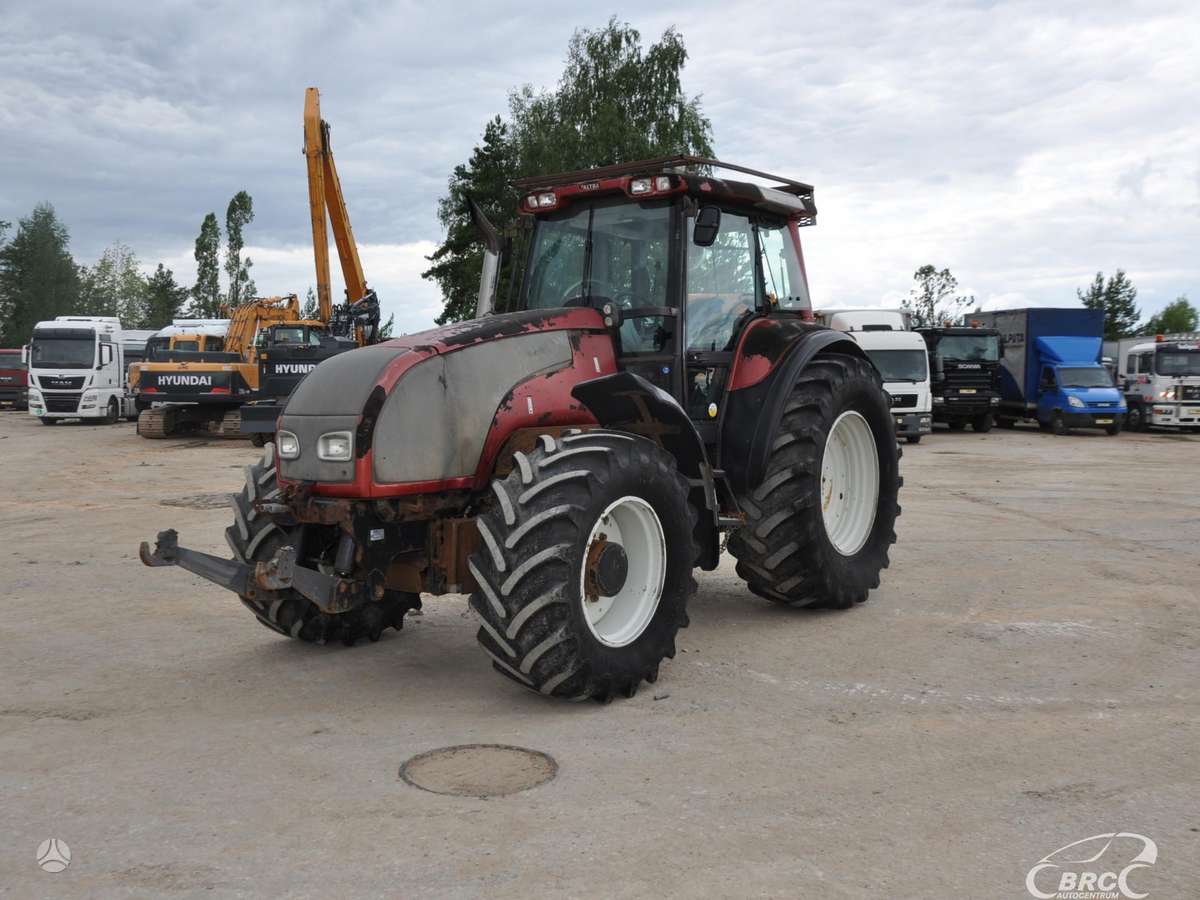 Valtra T190, traktori