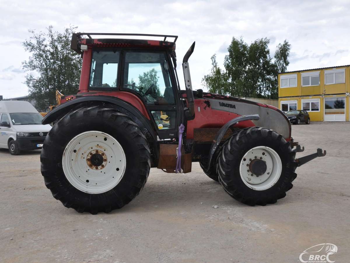 Valtra T190, traktori