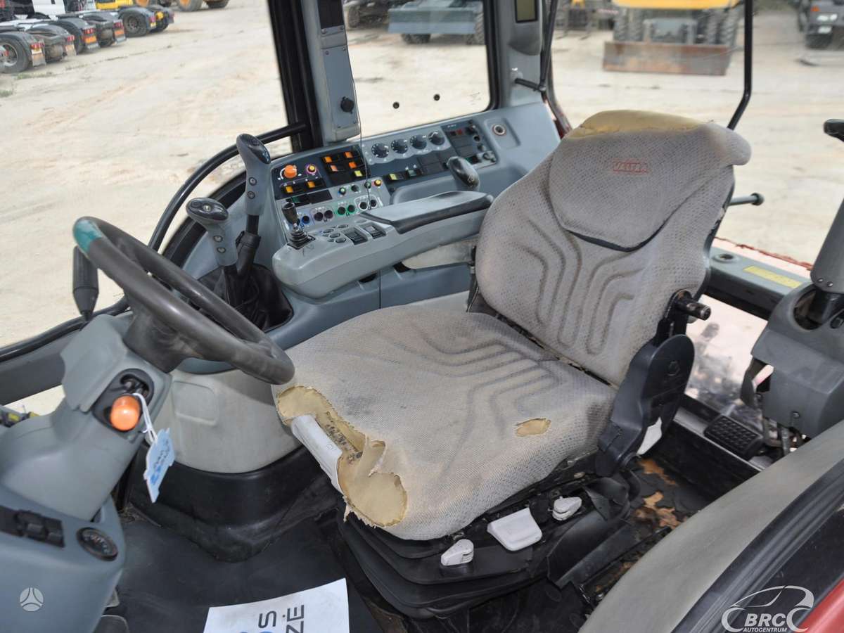 Valtra T190, traktori