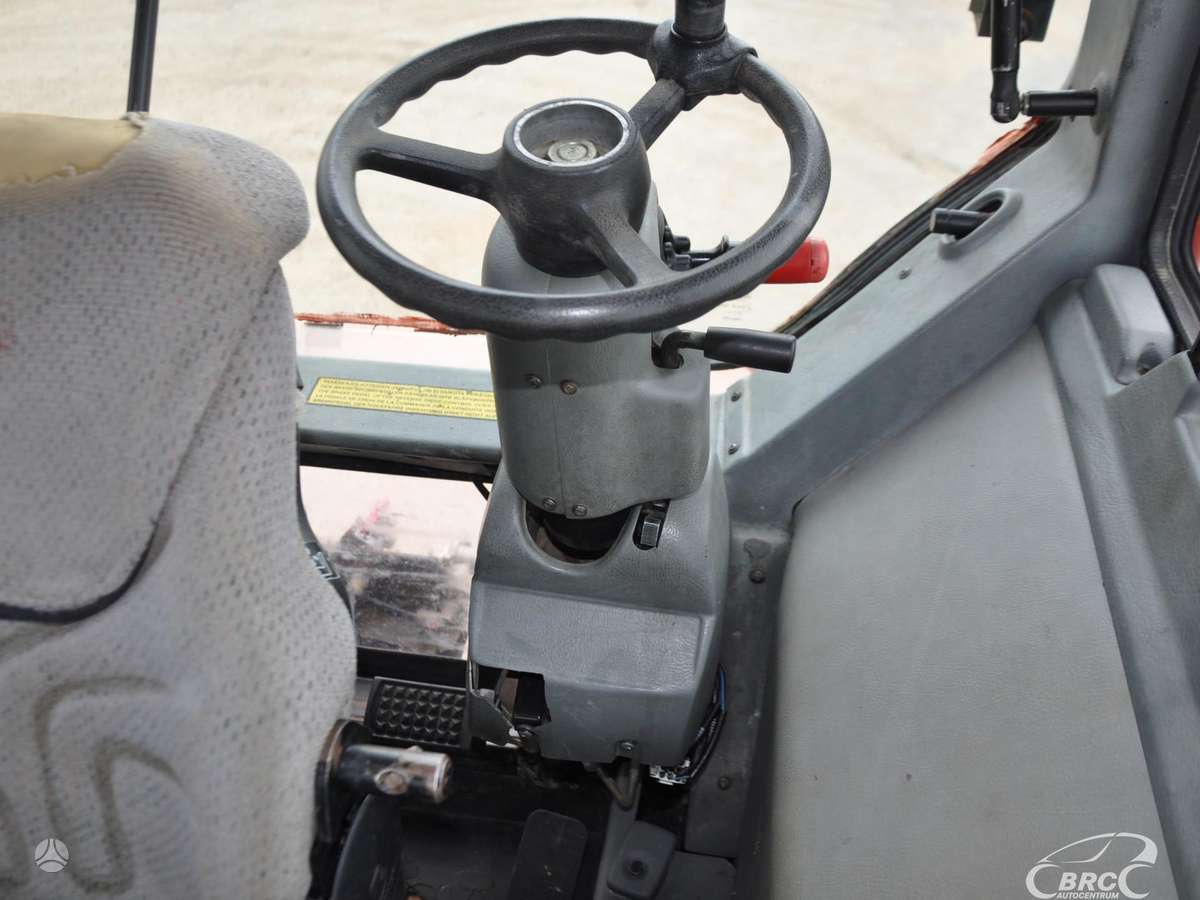 Valtra T190, traktori