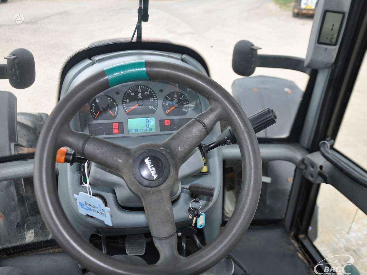 Valtra T190, traktori