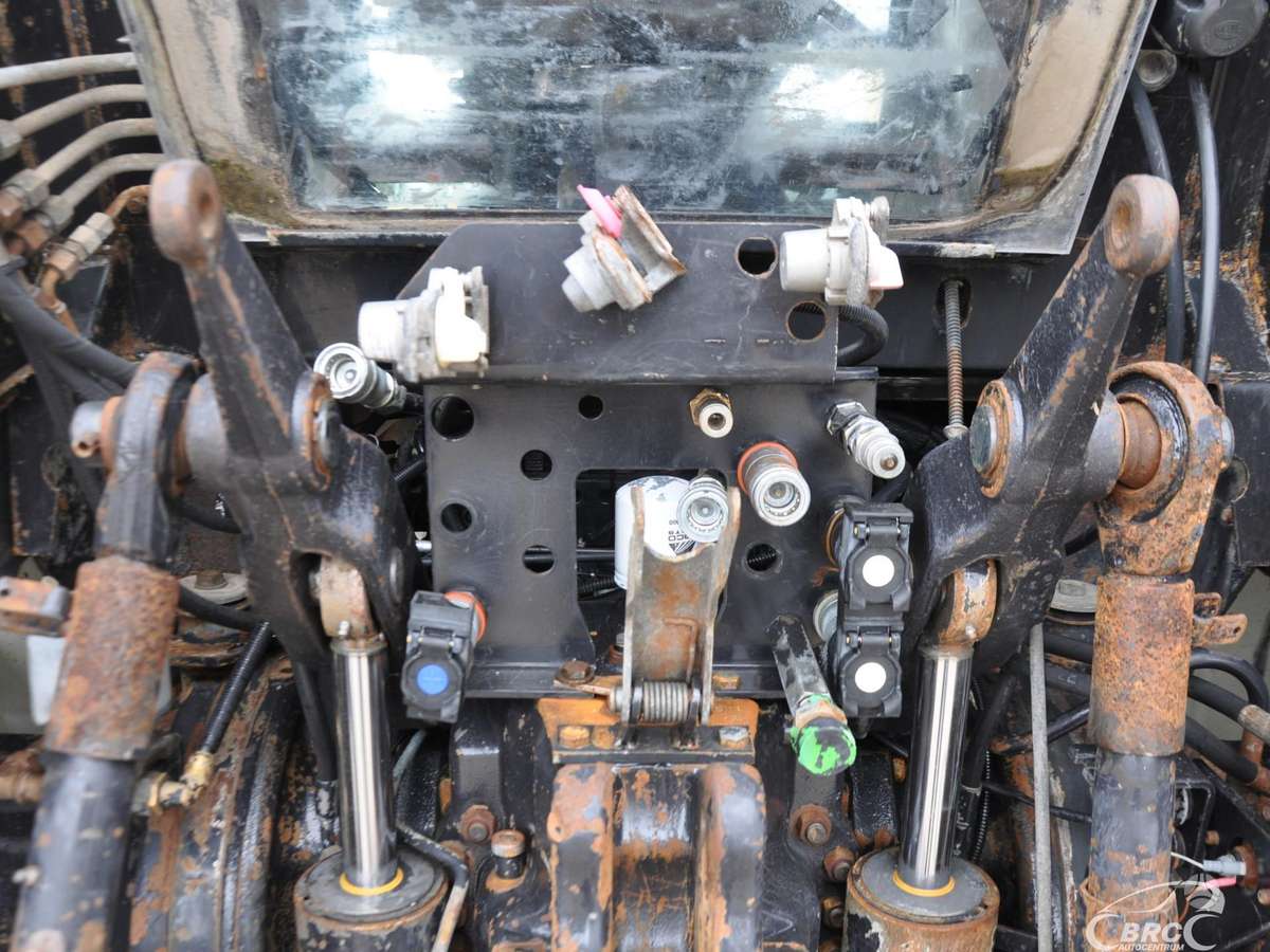 Valtra T190, traktori