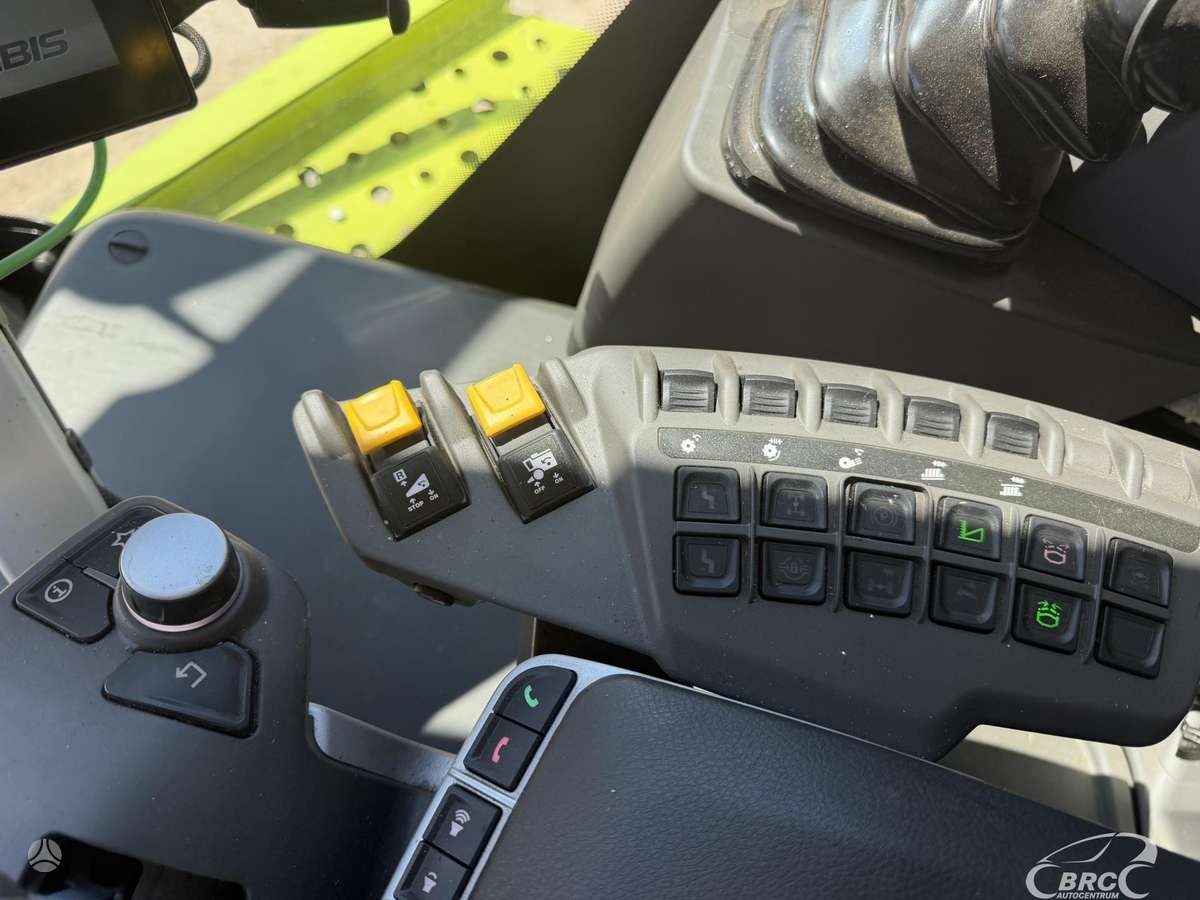 Claas Tucano 320, kombainai