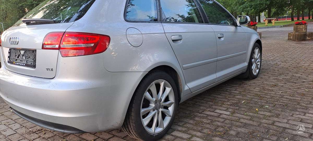 Audi A3, 1.6 l., hatchback