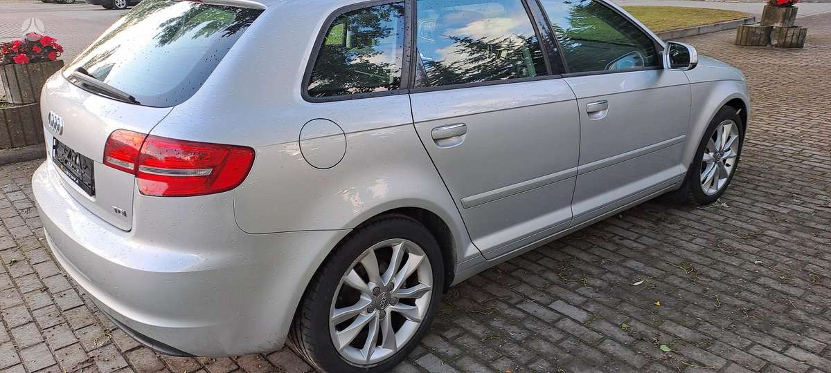 Audi A3, 1.6 l., hatchback