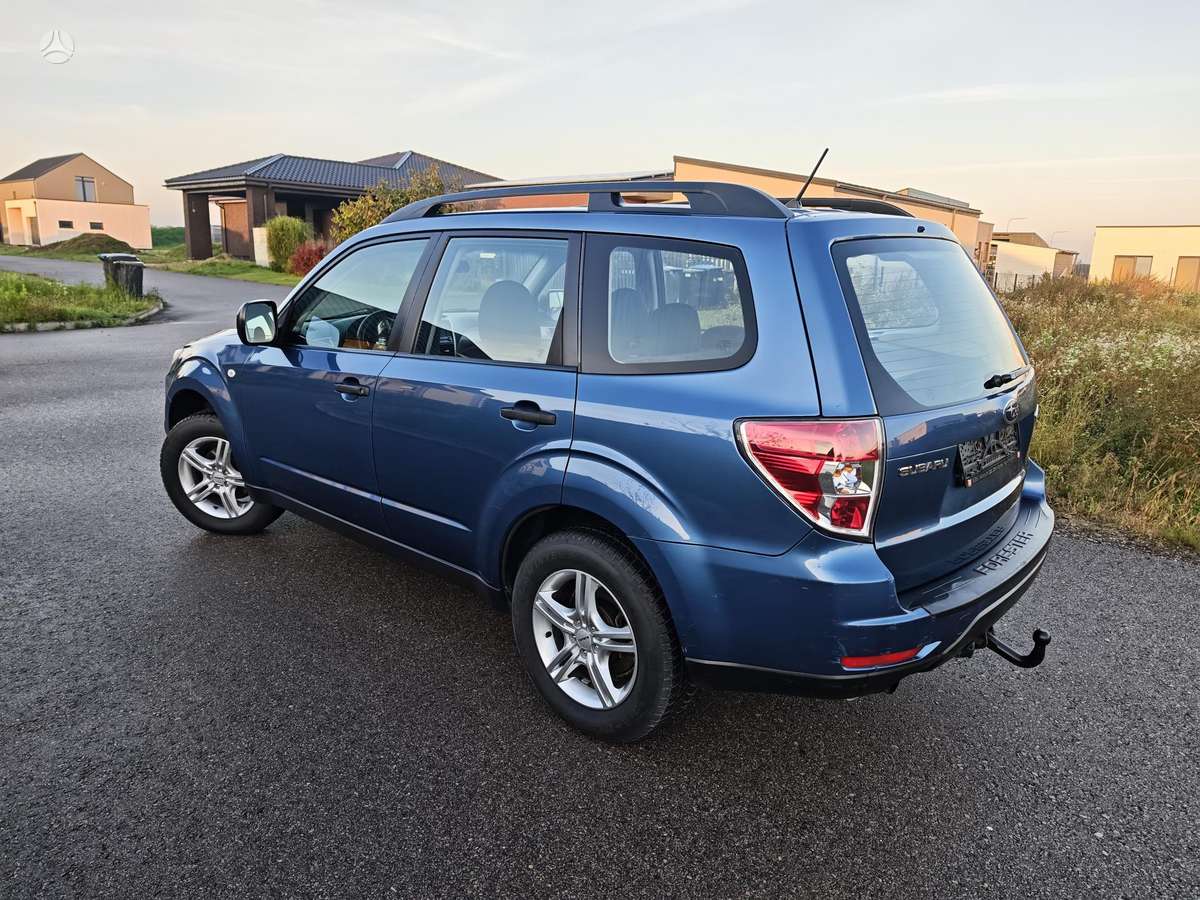 Subaru Forester, 2.0 l., off-road / crossover