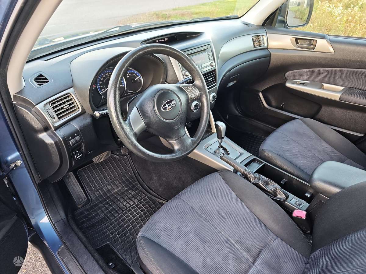 Subaru Forester, 2.0 l., off-road / crossover