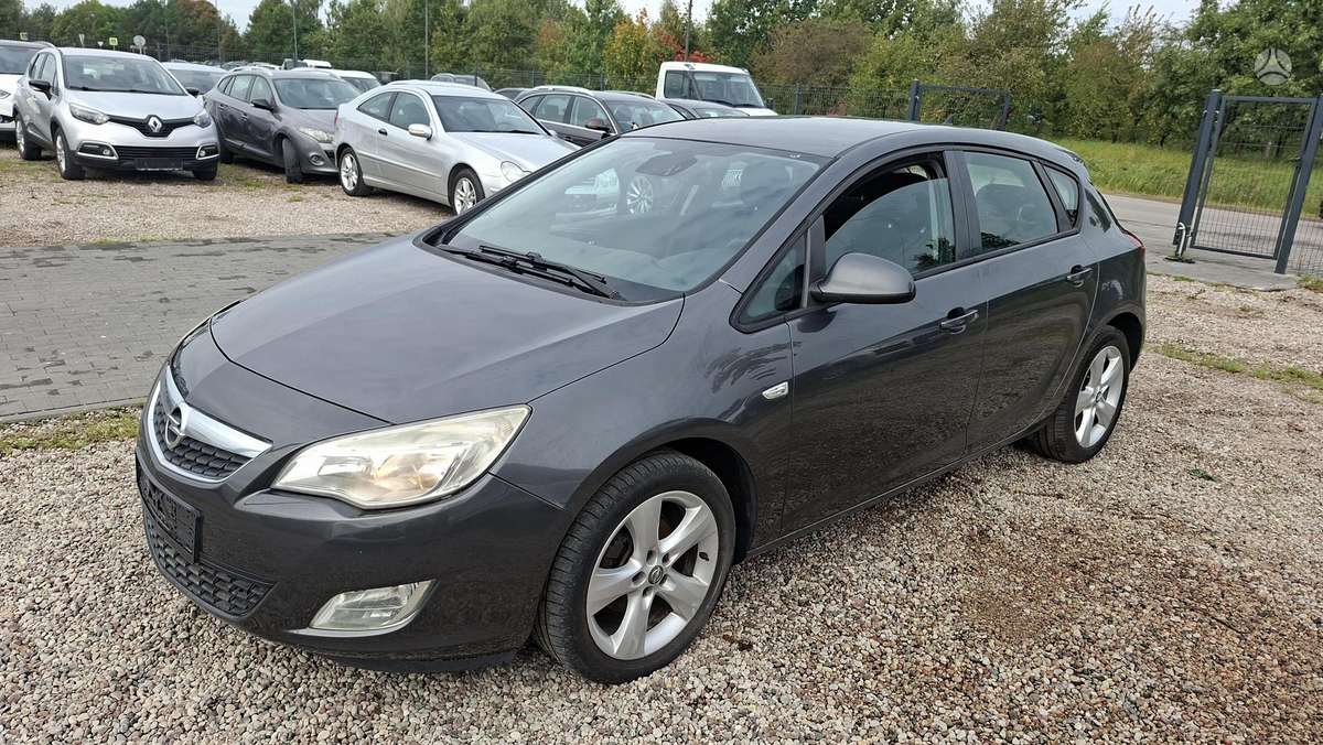 Opel Astra, 1.4 l., Хэтчбек