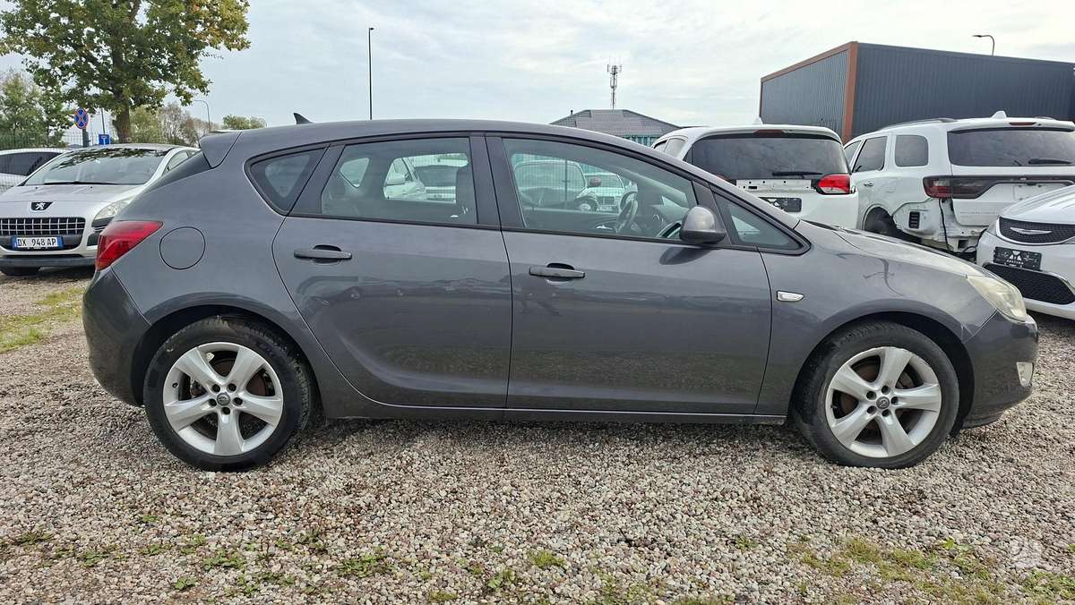 Opel Astra, 1.4 l., Хэтчбек