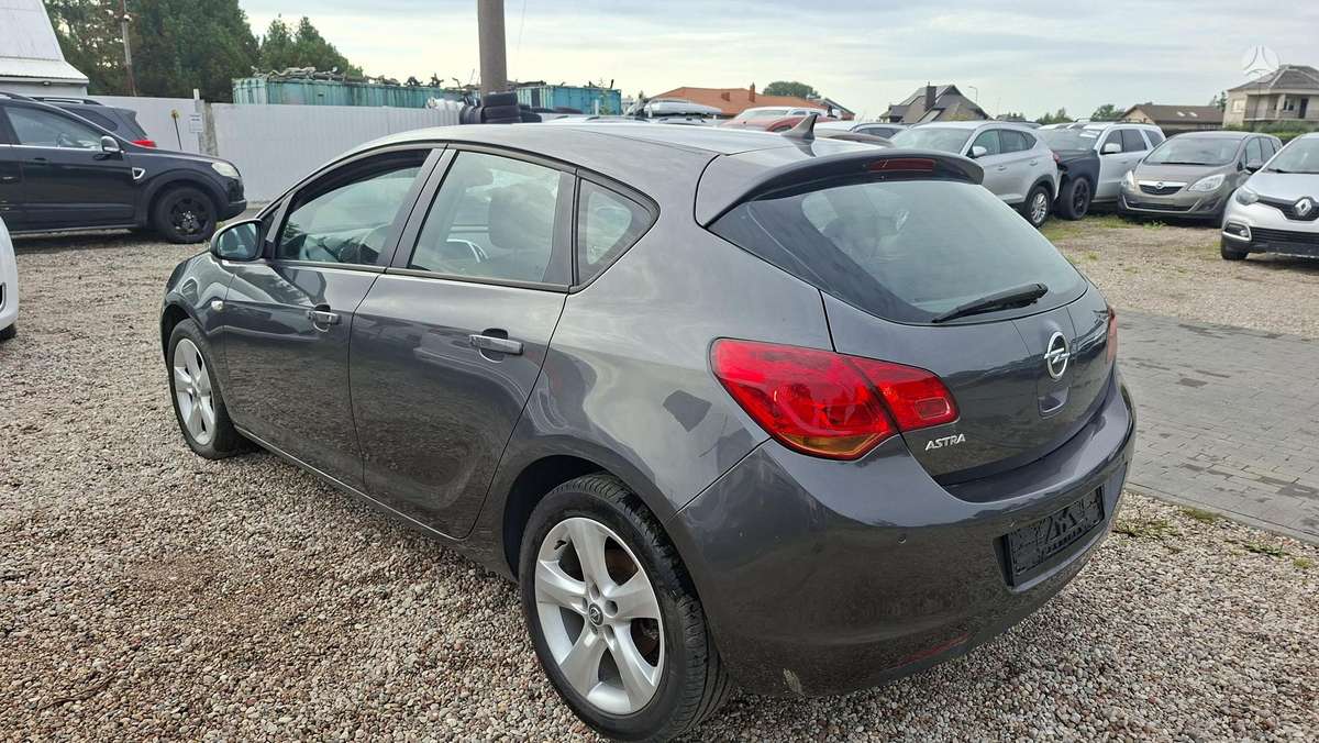 Opel Astra, 1.4 l., Хэтчбек